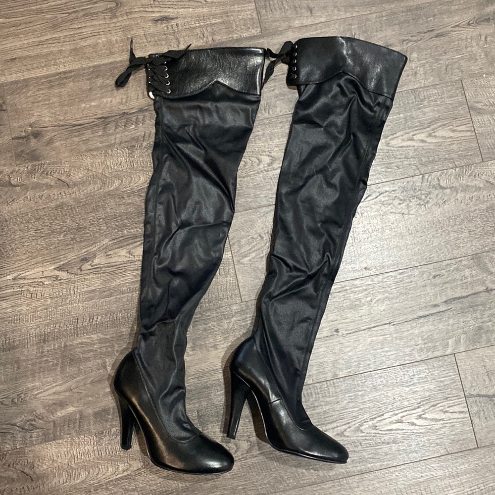 Colin Stuart - above the knee boots - 7.5